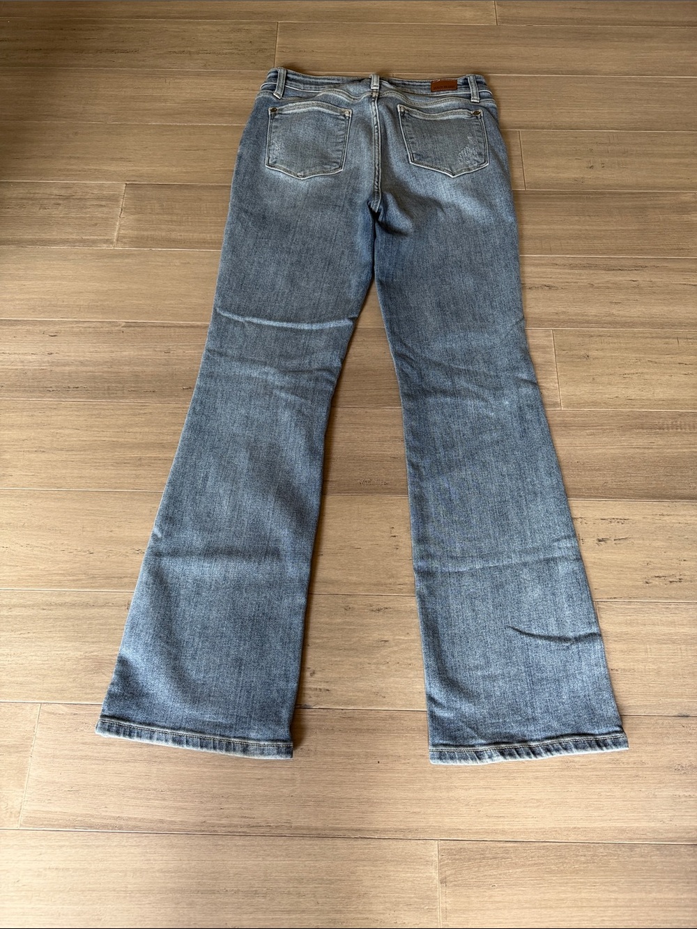 Judy Blue Light Wash Bootcut Jeans - Picture 5 of 10